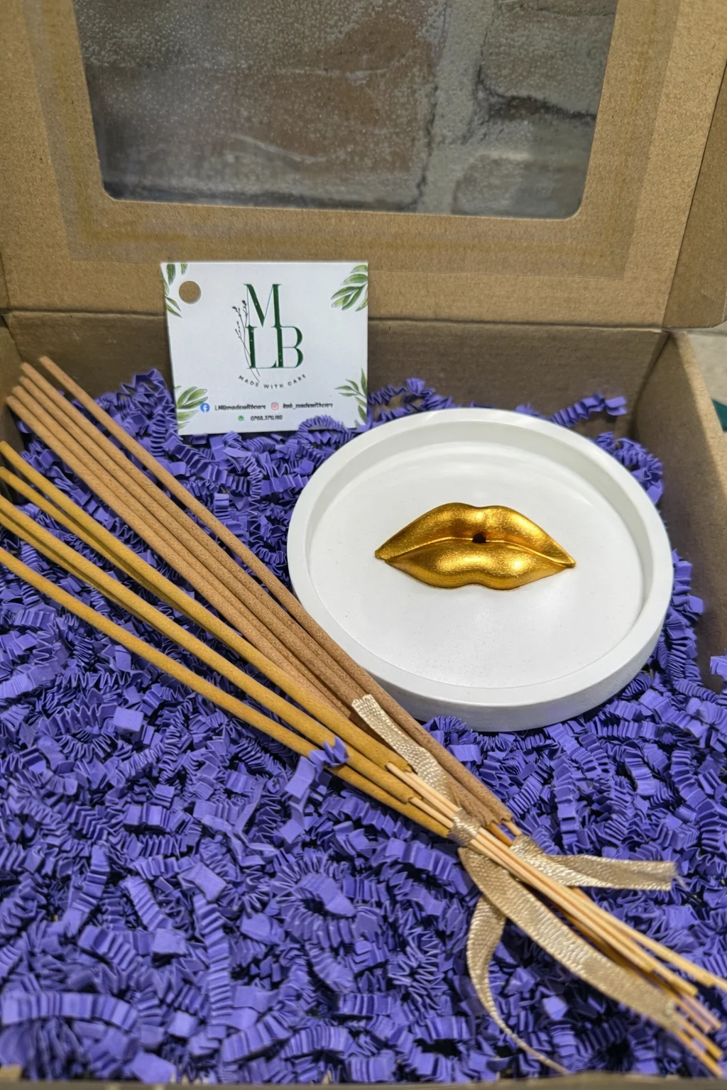 Suport pentru bețișoare parfumate „Golden Lips”